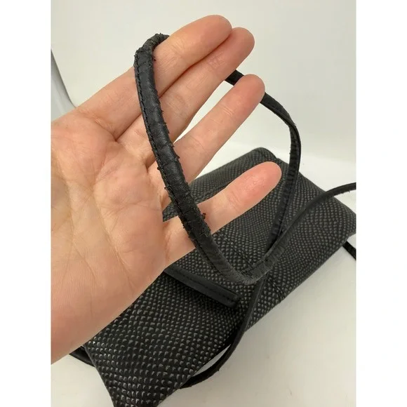 Tignanello Black Snakeskin Embossed Leather Crossbody Envelope Clutch Bag - Picture 5 of 11